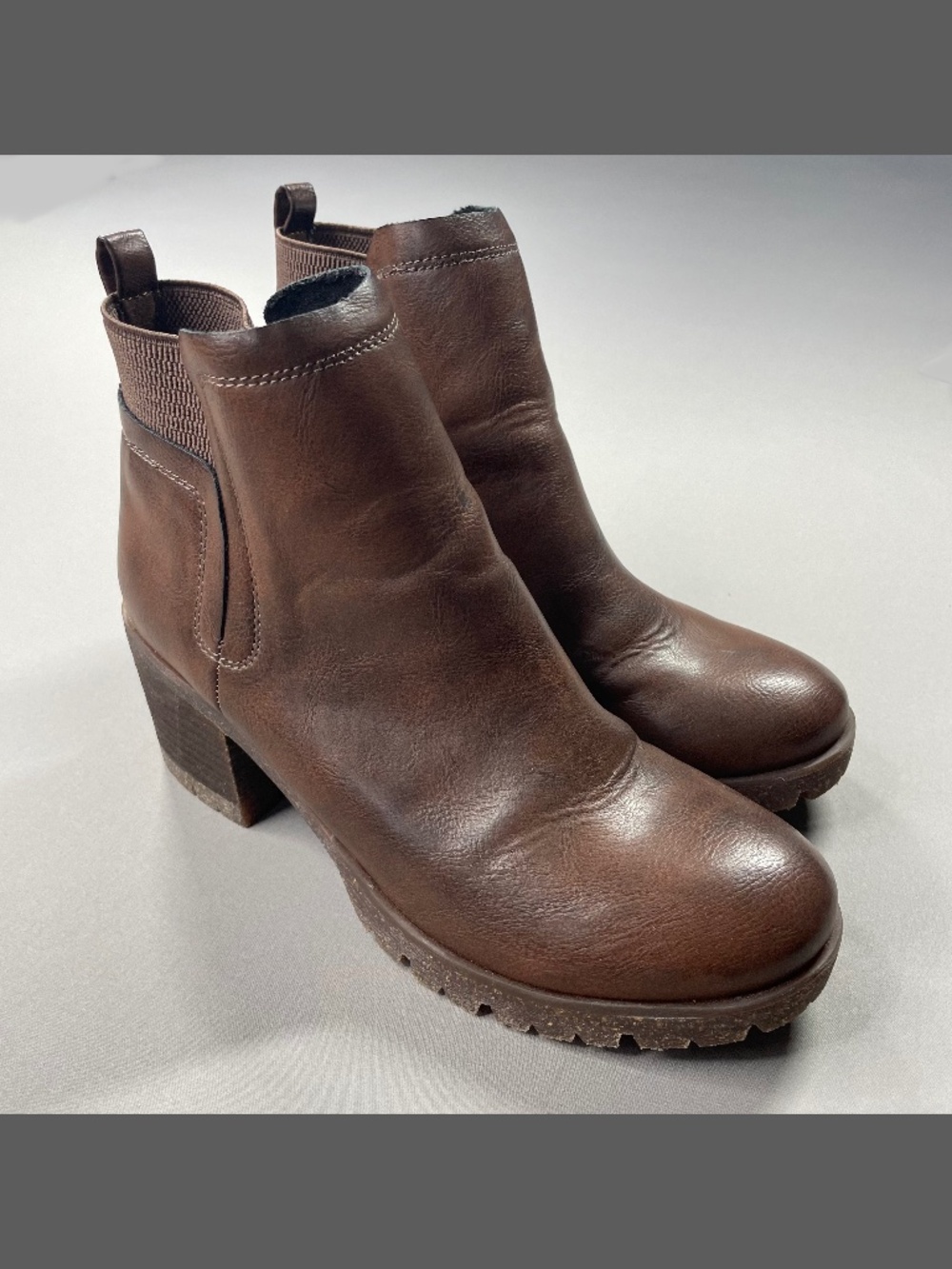 NEW Korks Shoes Womens 9 brown faux leather ankle boots lug booties boho indie